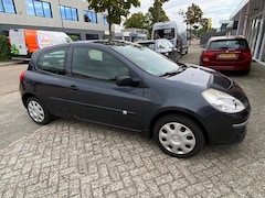 Renault Clio - 1.2-16V Authentique