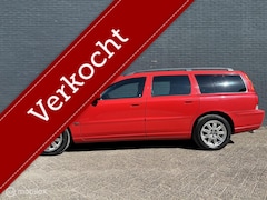 Volvo V70 - 2.5T Aut. Momentum - 7 pers. - passion red