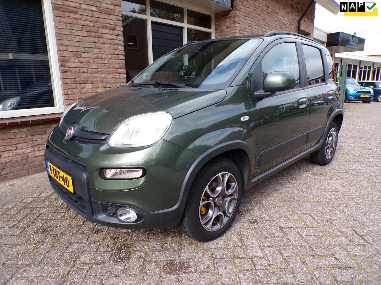 Fiat Panda - 0.9 TwinAir Traction+ Trekking Airco / Navi / Dealeronderhouden - AutoWereld.nl
