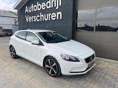Volvo V40 - 2.0 T2 Kinetic clima pdc cruise control r design wielen