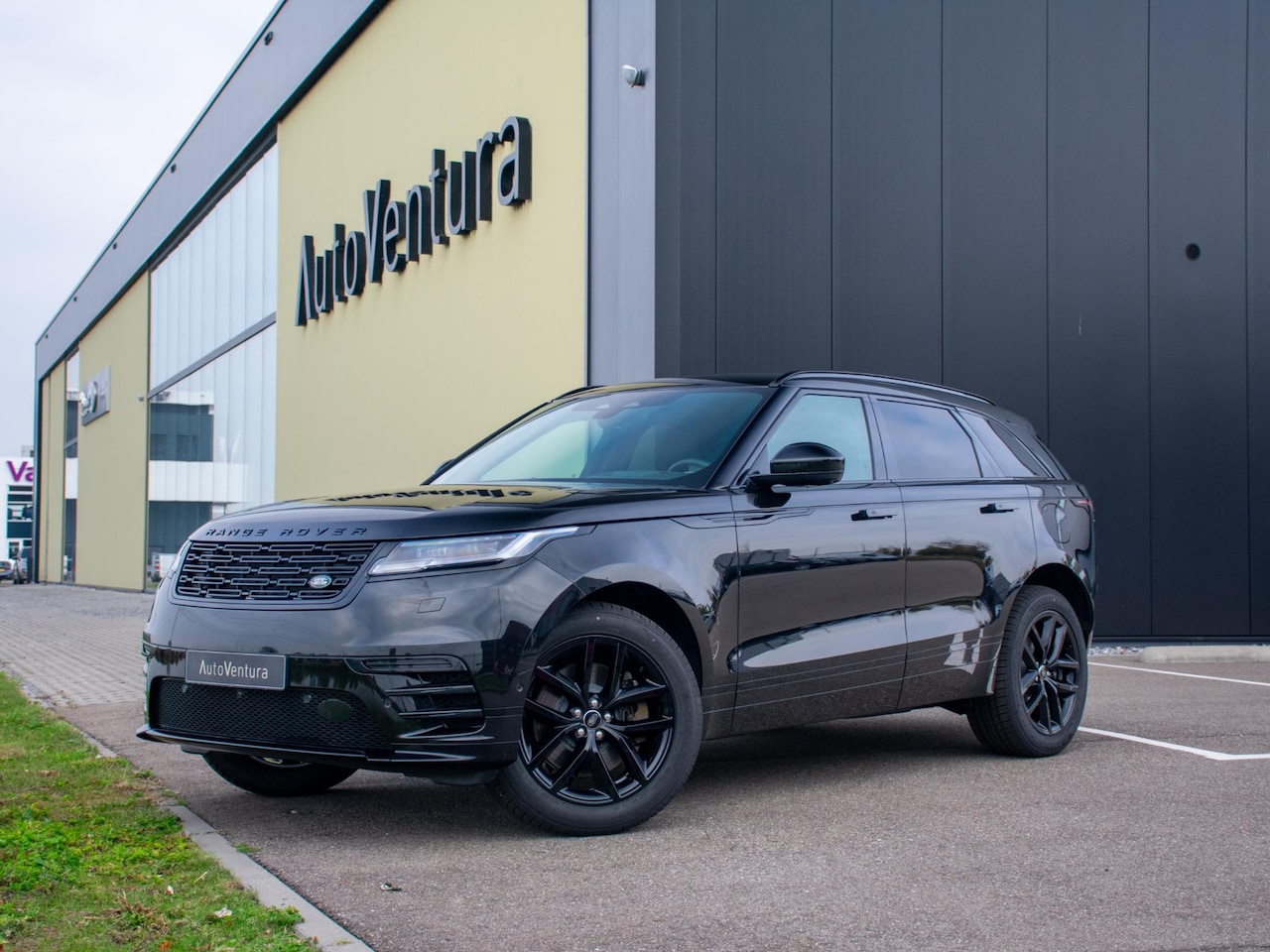 Land Rover Range Rover Velar - 2.0 P400e AWD Dynamic SE PHEV Trekhaak | Black Pack | Adapt. Cruise | Meridan | 20 Inch - AutoWereld.nl