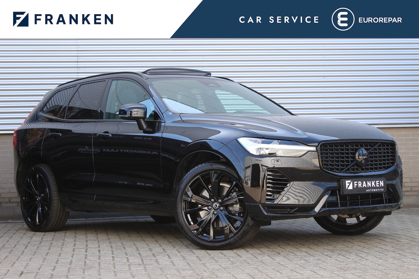 Volvo XC60 - 2.0 T8 Plug-in hybrid AWD Plus Black Edition | Panoramadak | Trekhaak | H/K | Navigatie | - AutoWereld.nl