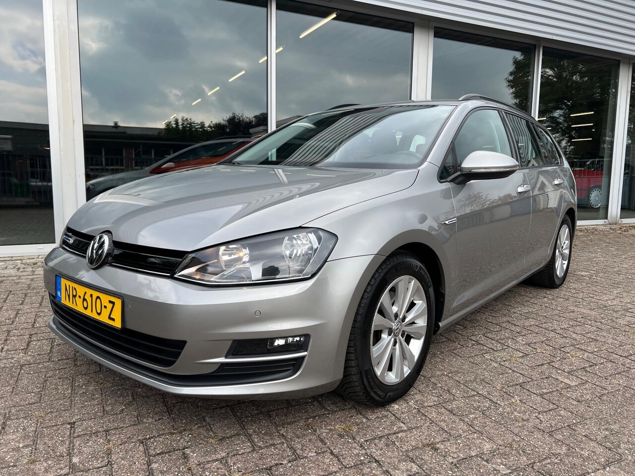 Volkswagen Golf Variant - 1.0 TSI 115 PK, Comfortline, Trekhaak, Navi - AutoWereld.nl