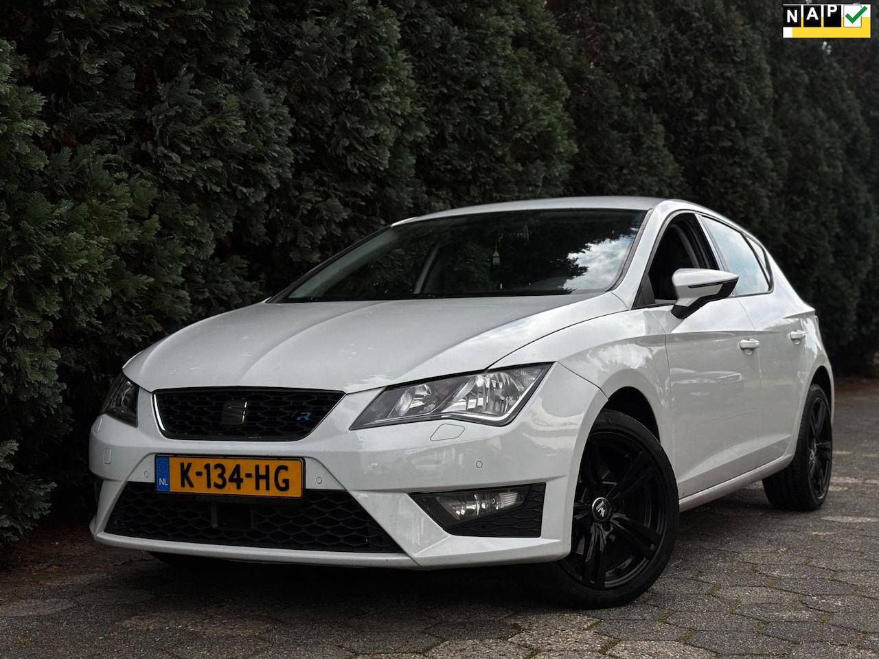 SEAT Leon - 1.2 TSI Style | Stoelverwarming | Android |Distributieriem is vervangen - AutoWereld.nl