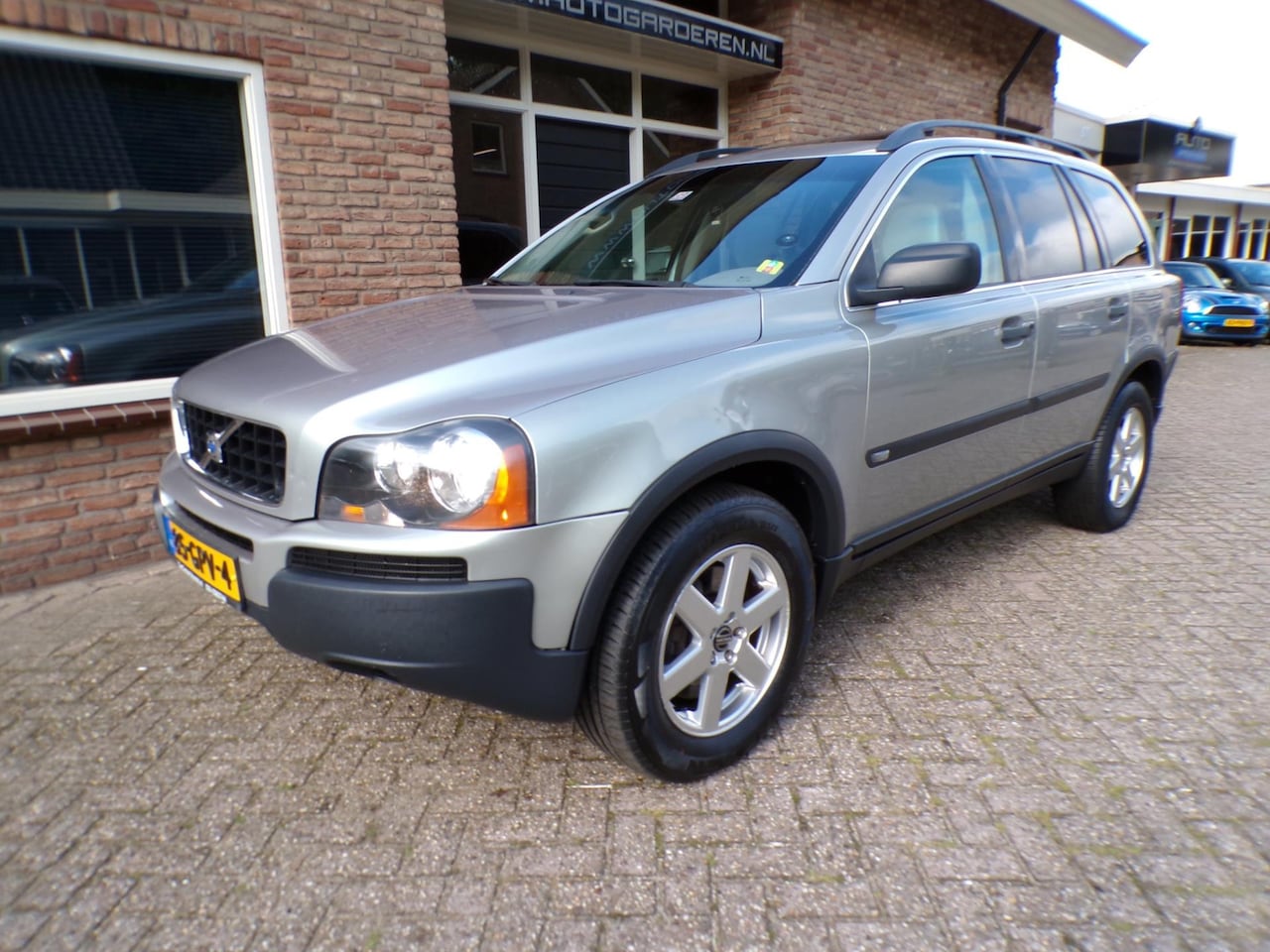 Volvo XC90 - 2.5 T Kinetic Automaat / leder / 7 Persoons - AutoWereld.nl