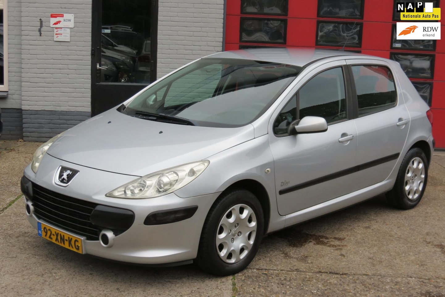 Peugeot 307 - 1.4-16V D.Sign 5 DEURS , AIRCO - AutoWereld.nl