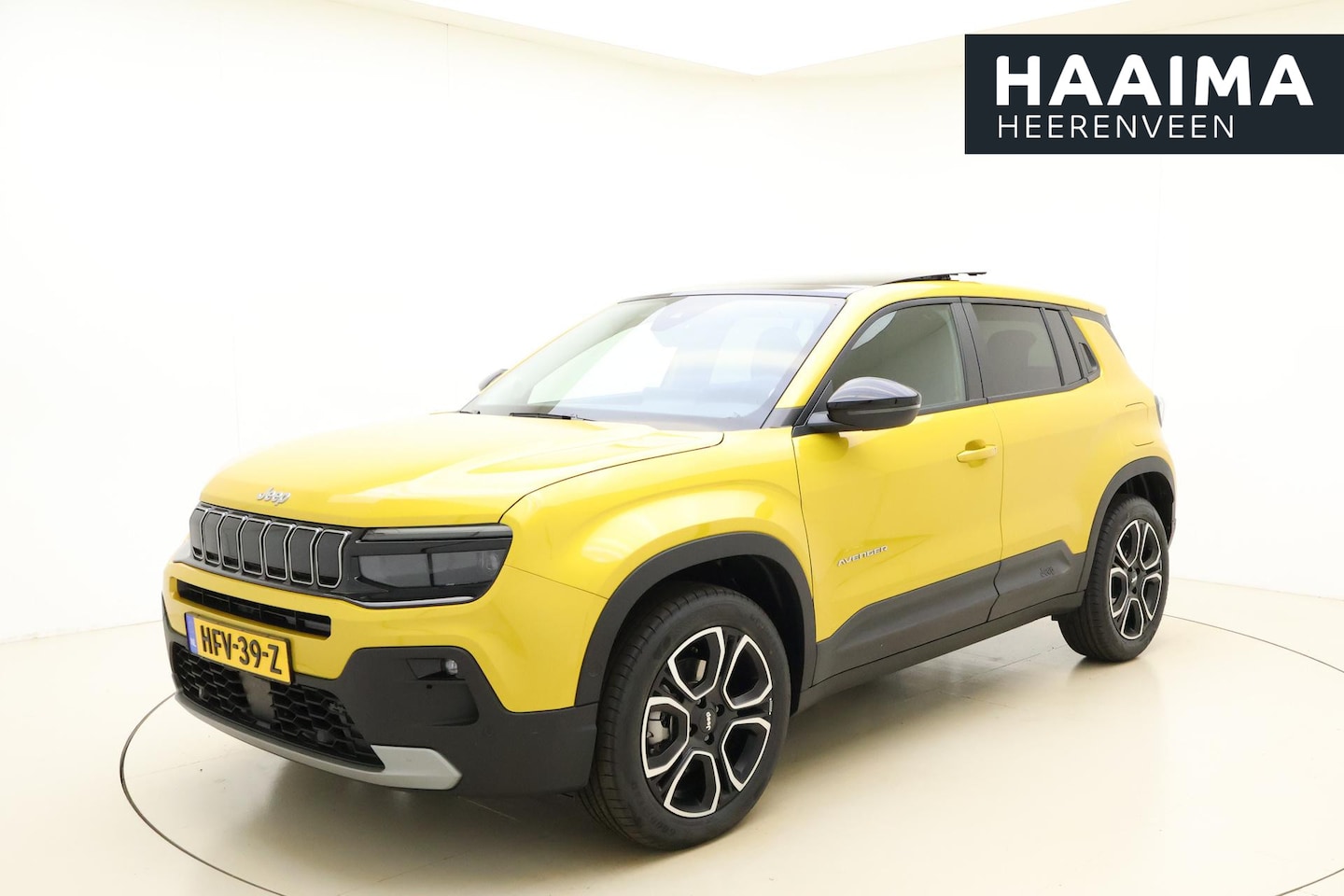 Jeep Avenger - 1.2 e-Hybrid Summit | Schuif-/ Kanteldak | Elektr. achterklep | Navi | Achteruitrijcamera - AutoWereld.nl