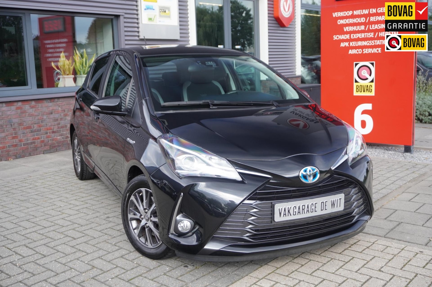 Toyota Yaris - 1.5 Hybrid Active / Stoelverwarming / Parkeercamera / Trekhaak / Bluetooth - AutoWereld.nl