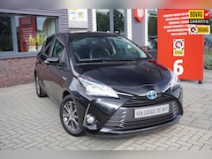 Toyota Yaris - 1.5 Hybrid Active / Stoelverwarming / Parkeercamera / Trekhaak / Bluetooth