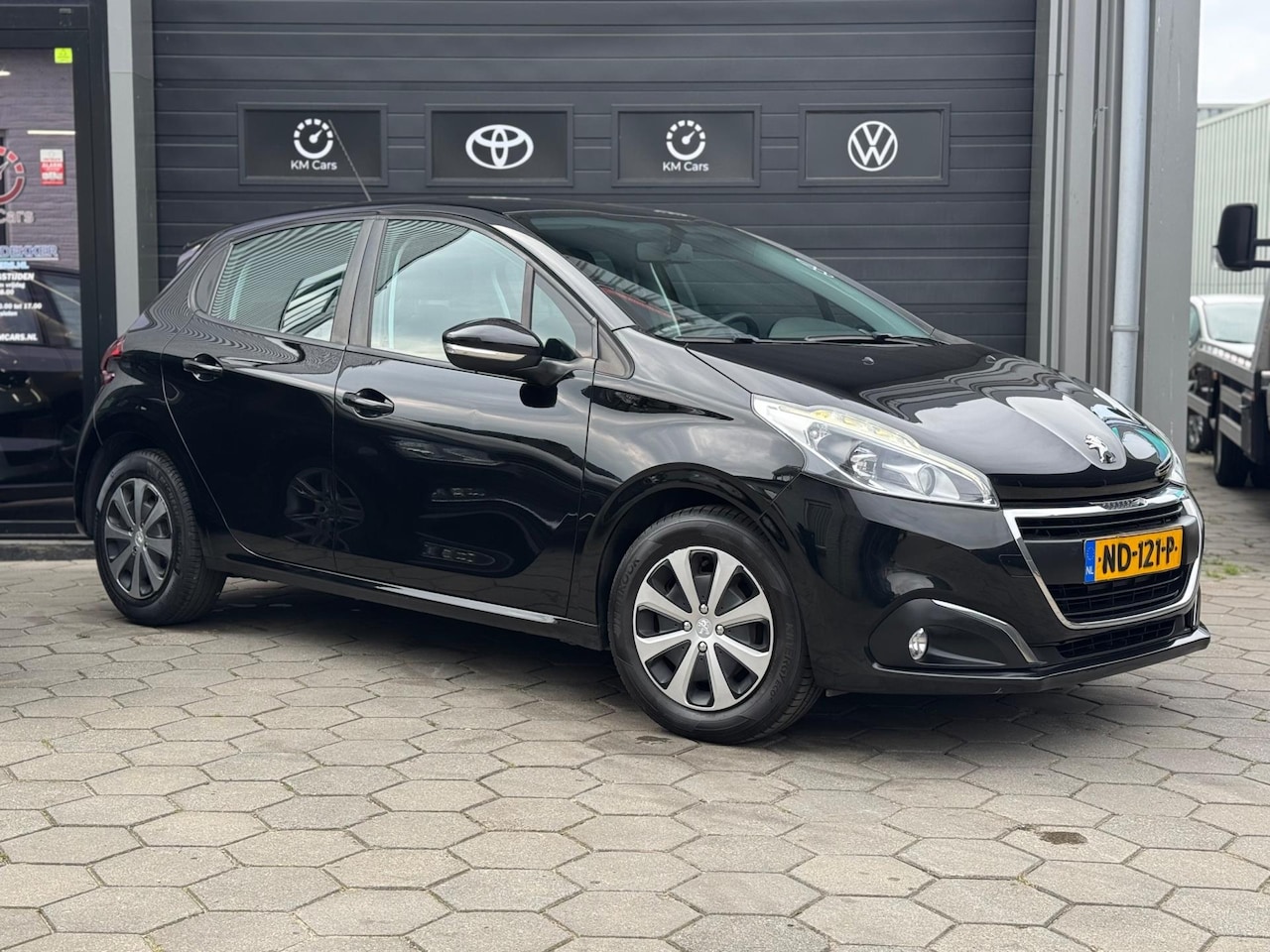 Peugeot 208 - 1.2 PureTech Blue Lion - 2e Eigenaar - Navigatie - Cruise Clima - AutoWereld.nl