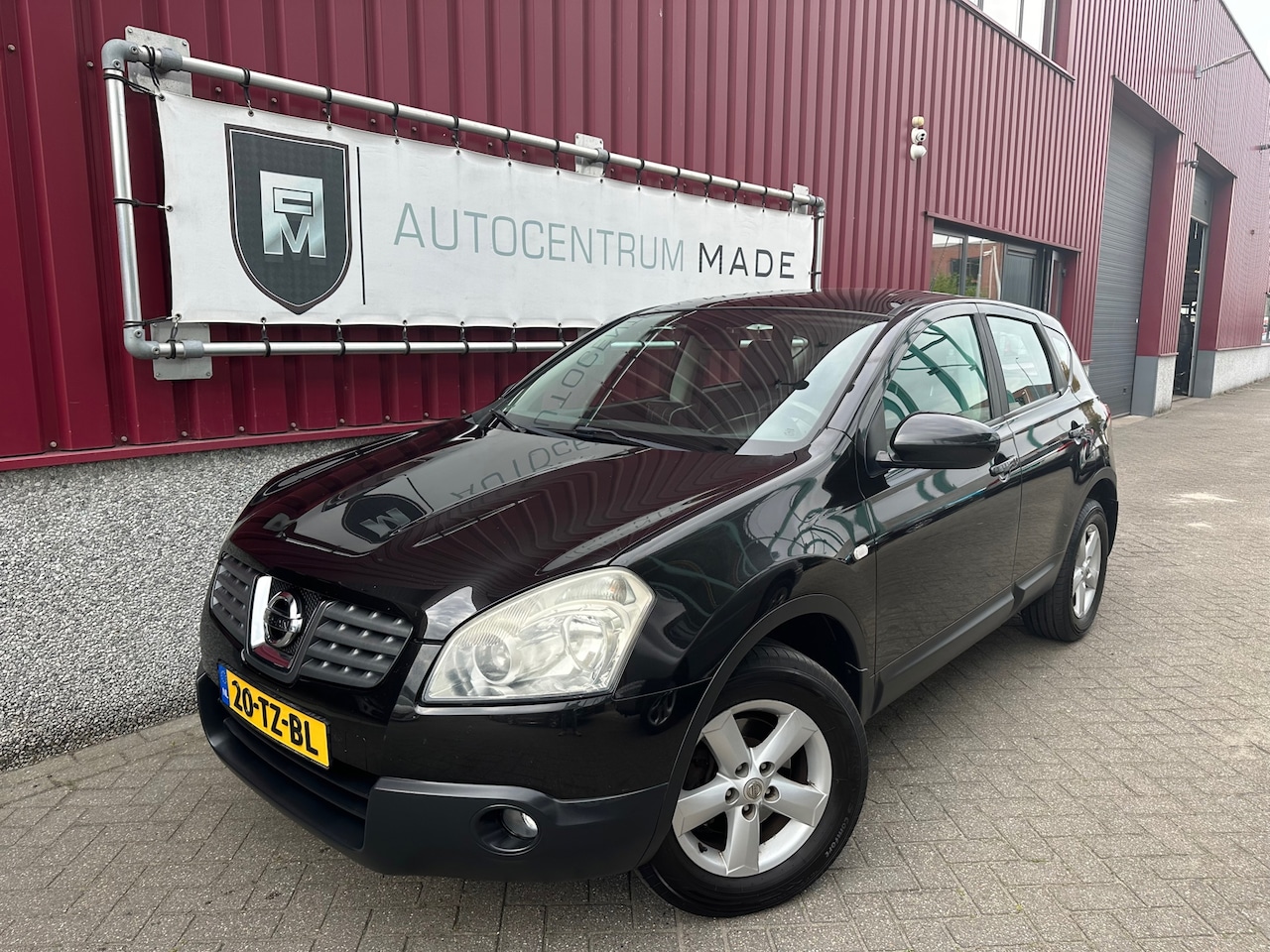Nissan Qashqai - 2.0 Tekna Pack // Clima // Navi // Pano.dak // Trekhaak - AutoWereld.nl