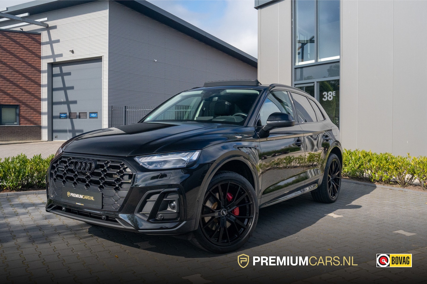 Audi Q5 - 55 TFSI e| Black | S-Line | Panoramadak | Matrix LED - AutoWereld.nl