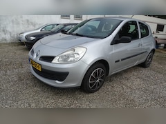 Renault Clio - 1.2-16V Authentique