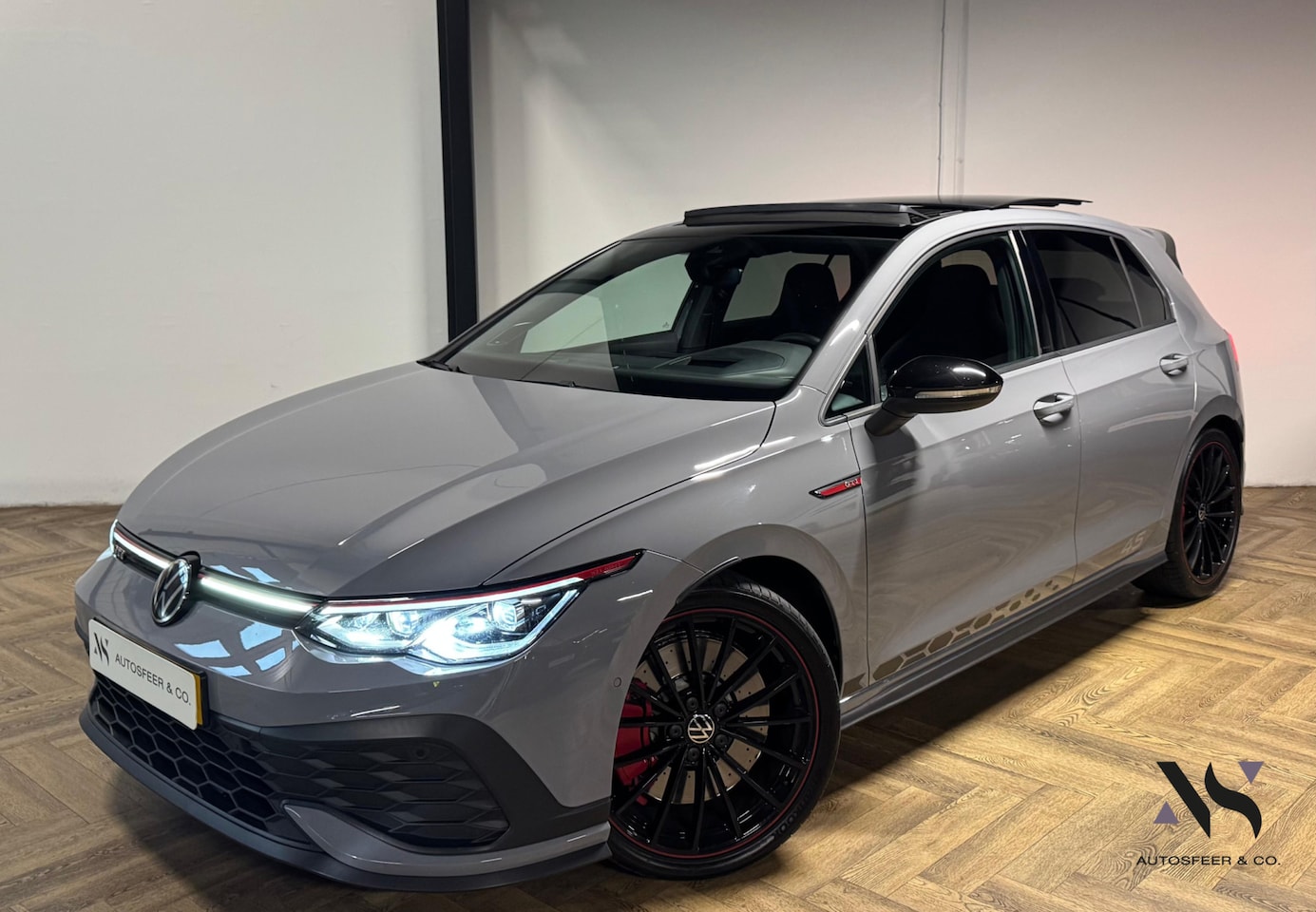 Volkswagen Golf - 2.0 TSI GTI CLUBSPORT 45' PANO AKRA KEYLESS' - AutoWereld.nl
