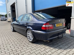 BMW 3-serie - 325i Executive Xenon|Climate|17''