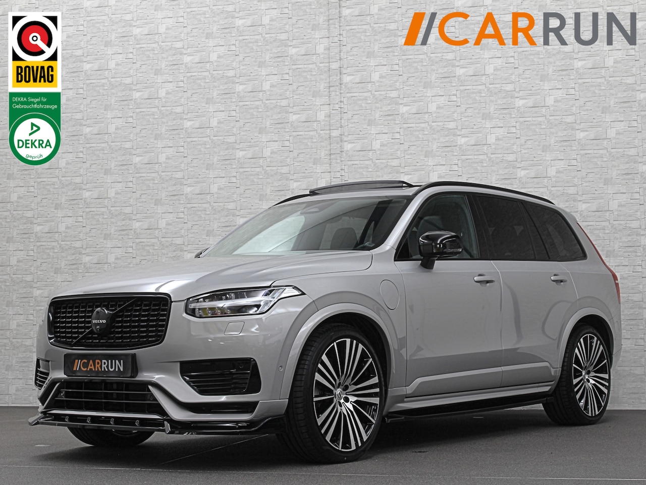 Volvo XC90 - T8 455pk Long Range 7500km! AWD Plus Dark | Luchtvering | Panorama | 360 Camera | Trekhaak - AutoWereld.nl