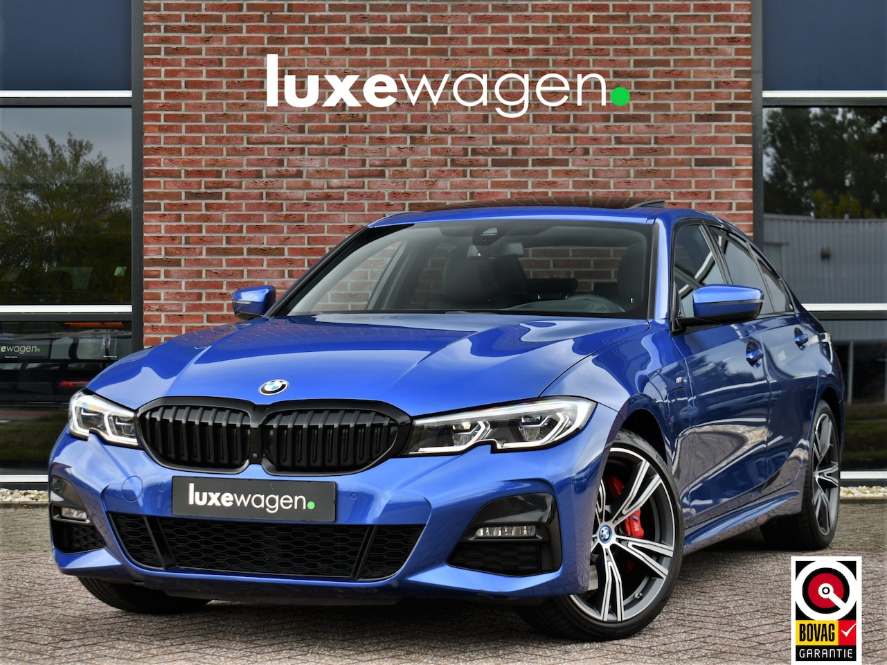 BMW 3-serie - 330e M-Sport Pano 360 HUD H/K Laser 19inch El-zetels - AutoWereld.nl