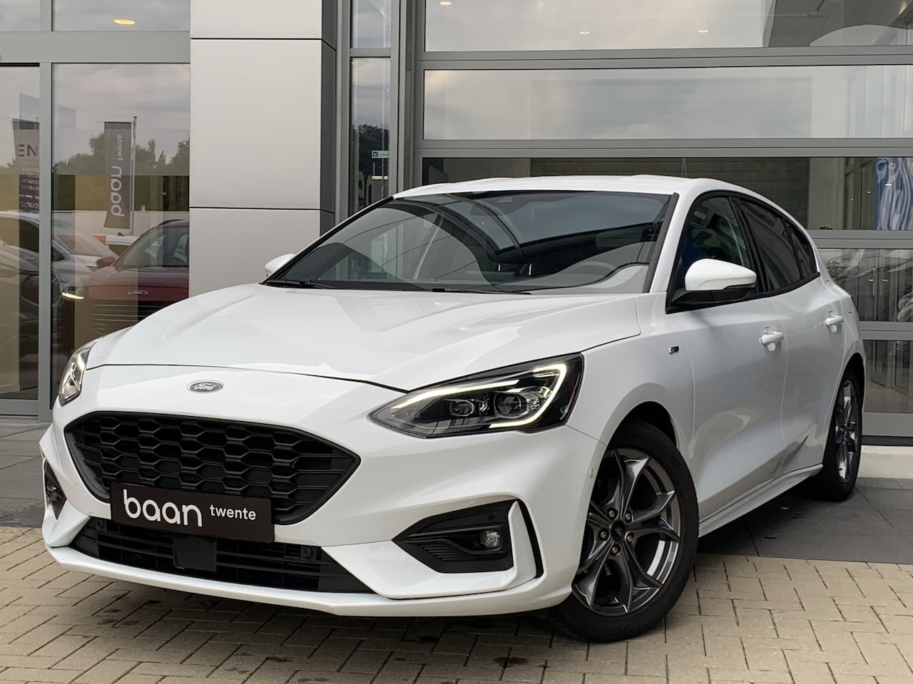 Ford Focus - 1.0 EcoBoost ST Line 125 PK | Adaptive LED | B&O | Winter Pack | Navi | Camera | Apple Car - AutoWereld.nl