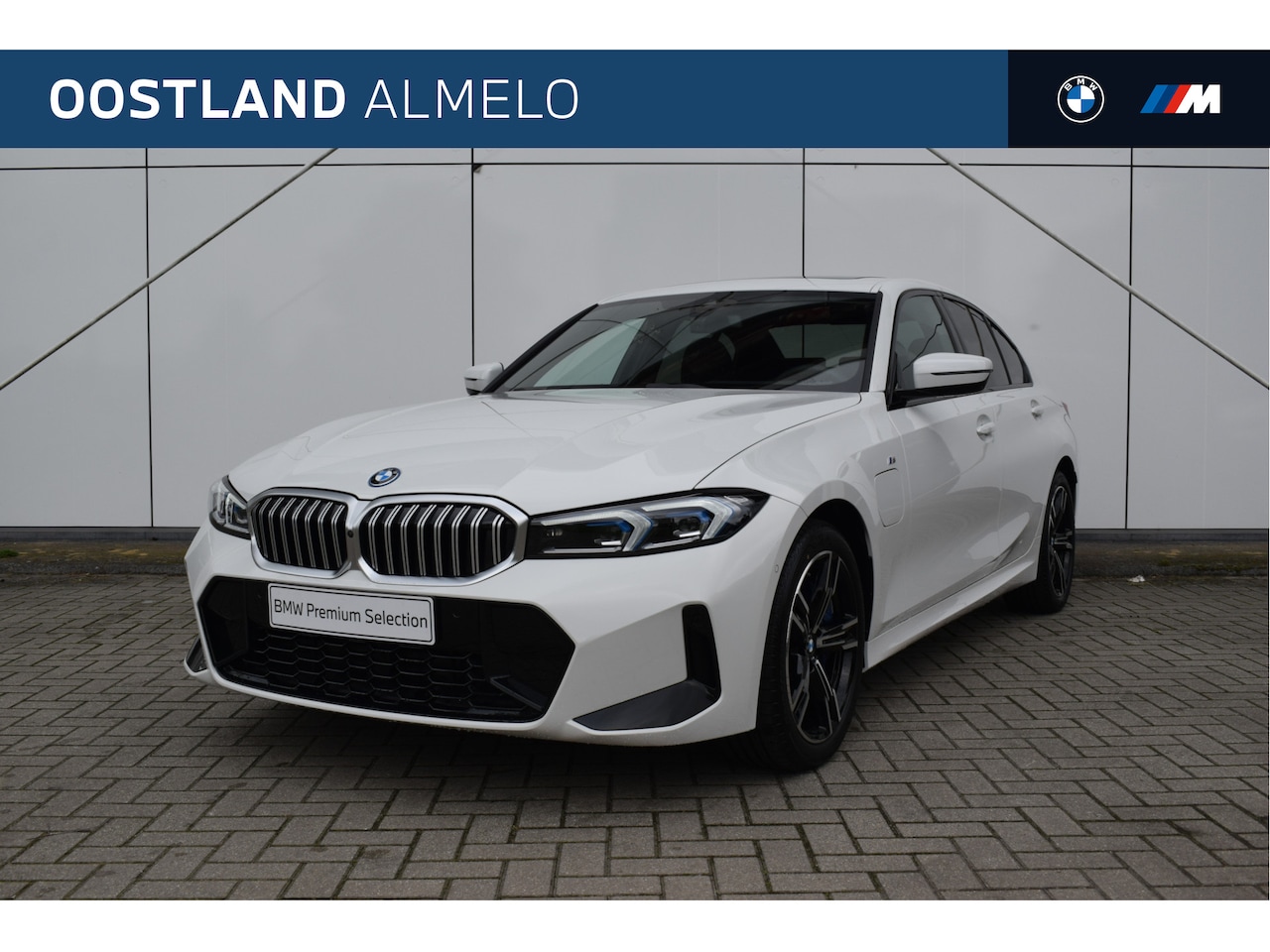 BMW 3-serie - 330e High Executive M Sport Automaat / Schuif-Kanteldak / Trekhaak / Sportstoelen / Comfor - AutoWereld.nl