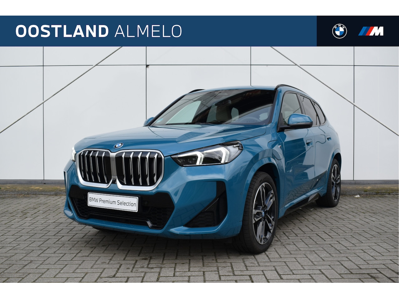 BMW X1 - xDrive30e High Executive M Sport Automaat / Panoramadak / Trekhaak / Sportstoelen / M Adap - AutoWereld.nl