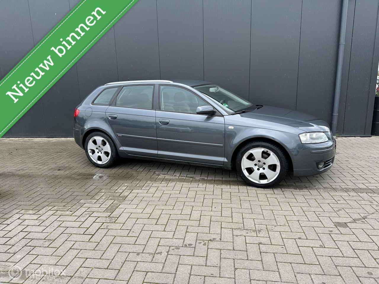 Audi A3 Sportback - 2.0 FSI Attraction 2.0 FSI Attraction - AutoWereld.nl