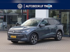 Volkswagen Tiguan - 1.5 eHybrid Life Edition wegklapbare trekhaak 19" lmv Design pakket met LED matrix stoel e