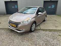 Peugeot 208 - 1.2 VTi Envy met airco en navigatie