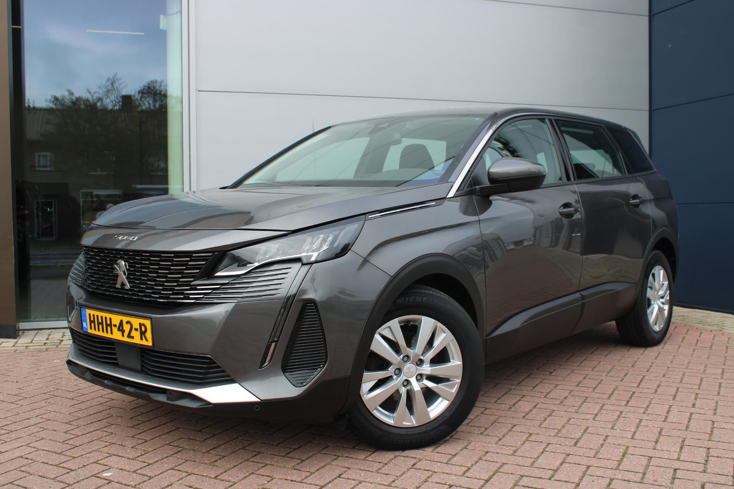Peugeot 5008 - 1.2 PureTech Blue Lease Active 7-zits Airco Camera Carplay PDC V+A - AutoWereld.nl