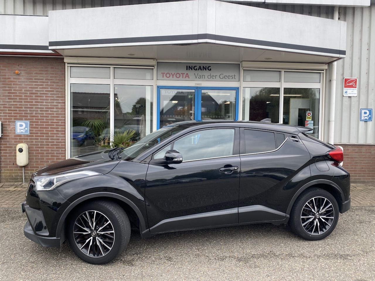 Toyota C-HR - 1.2 Executive 1.2 Executive - AutoWereld.nl