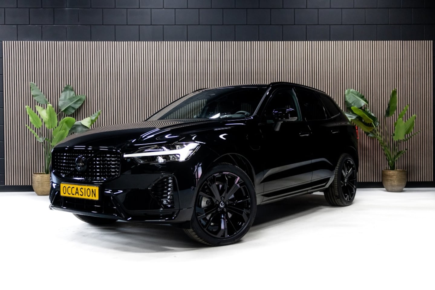 Volvo XC60 - XC 60 T6 AWD Ultra Black | Massage | B&W | Pano | HuD | - AutoWereld.nl