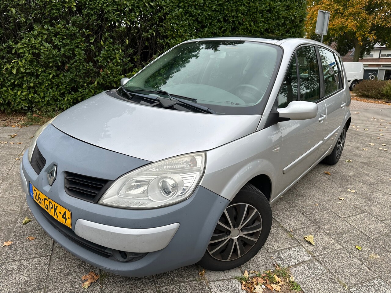 Renault Scénic - MET NAVIGATIE, ACHTERUIT SENS, AIRCO & APK! - AutoWereld.nl