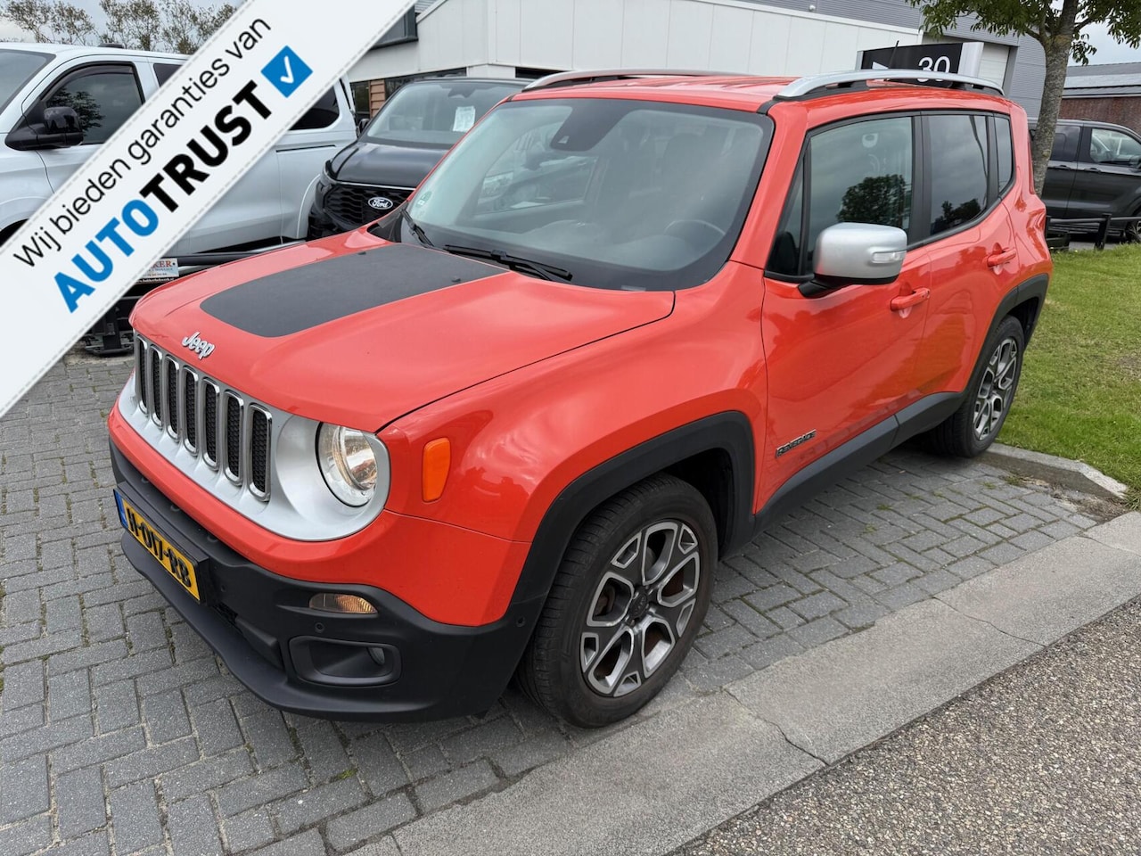 Jeep Renegade - 1.6 MultiJet Limited CAMERA,NAVI,LMV,Privacy glass - AutoWereld.nl