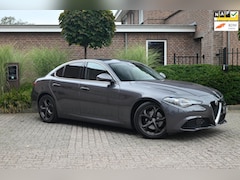Alfa Romeo Giulia - 2.0T Super 200 PK Aut. Xenon Leder Keyless PDC Camera 18''