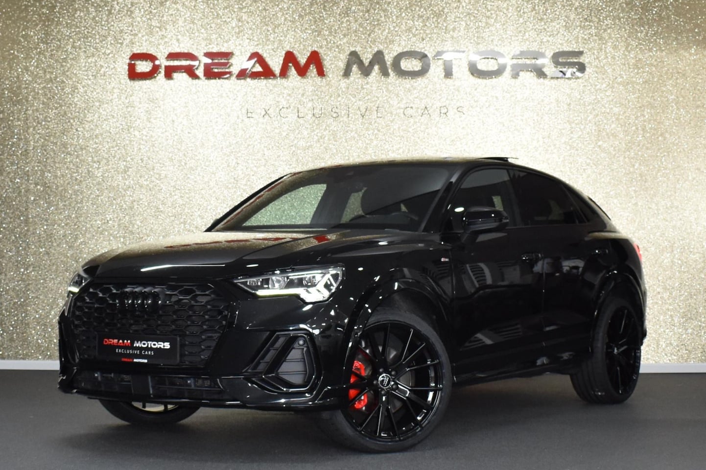 Audi Q3 Sportback - 45 TFSI e 245pk S-Line | RSQ3 | TREKHAAK | PANODAK - AutoWereld.nl
