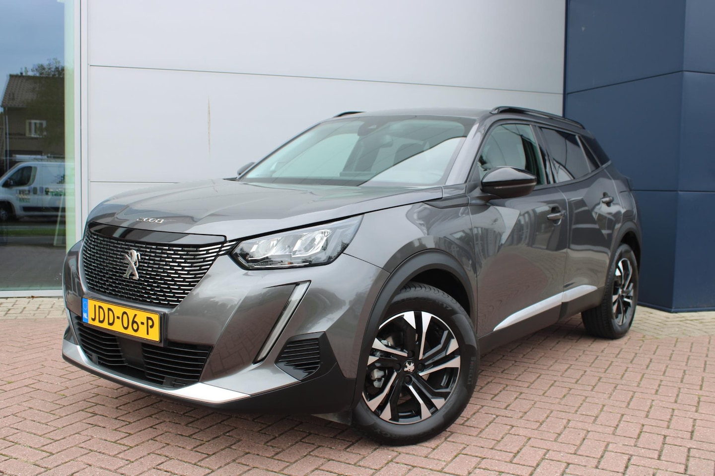 Peugeot 2008 - 1.2 PureTech 100pk Allure Pack Airco Navi Camera Carplay - AutoWereld.nl