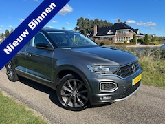 Volkswagen T-Roc - 1.0 TSI Style Panoramadak / Led koplampen / Adaptive Cuise