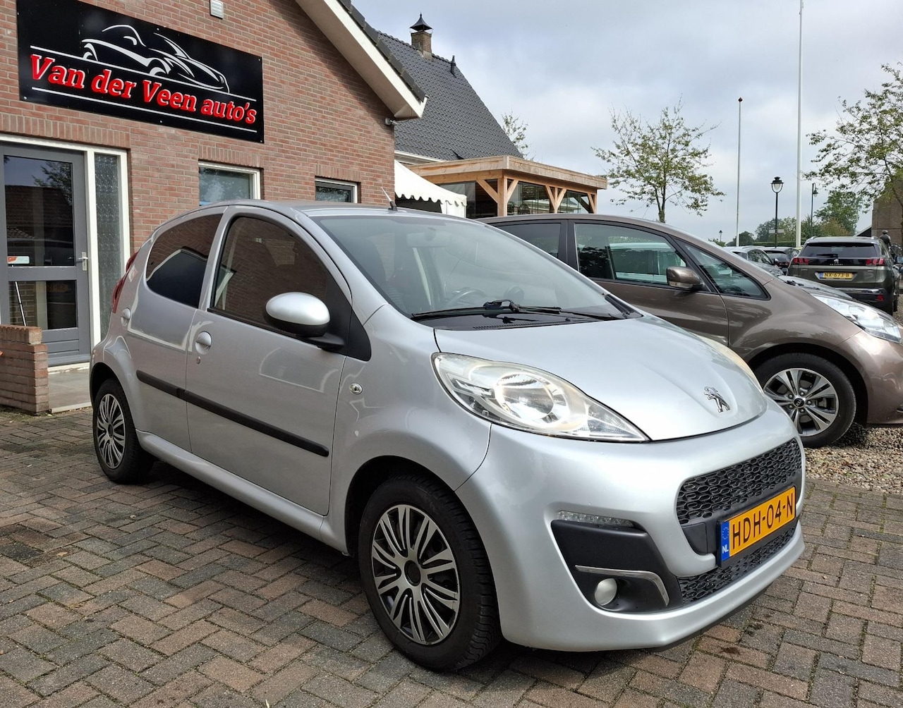 Peugeot 107 - 1.0 Sportium. Zeer nette auto. Airco, nieuwe APK, onderhoudsbeurt. Boekjes aanwezig. - AutoWereld.nl