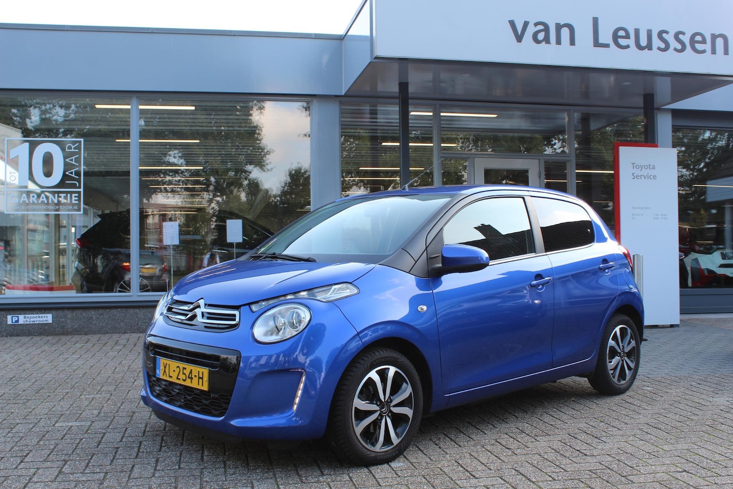 Citroën C1 - 1.0 VTI SHINE CLIMA STOELVERW. CAMERA DAB BLUETOOTH EL-RAMEN & SPIEGELS ALL SEASON BANDEN - AutoWereld.nl