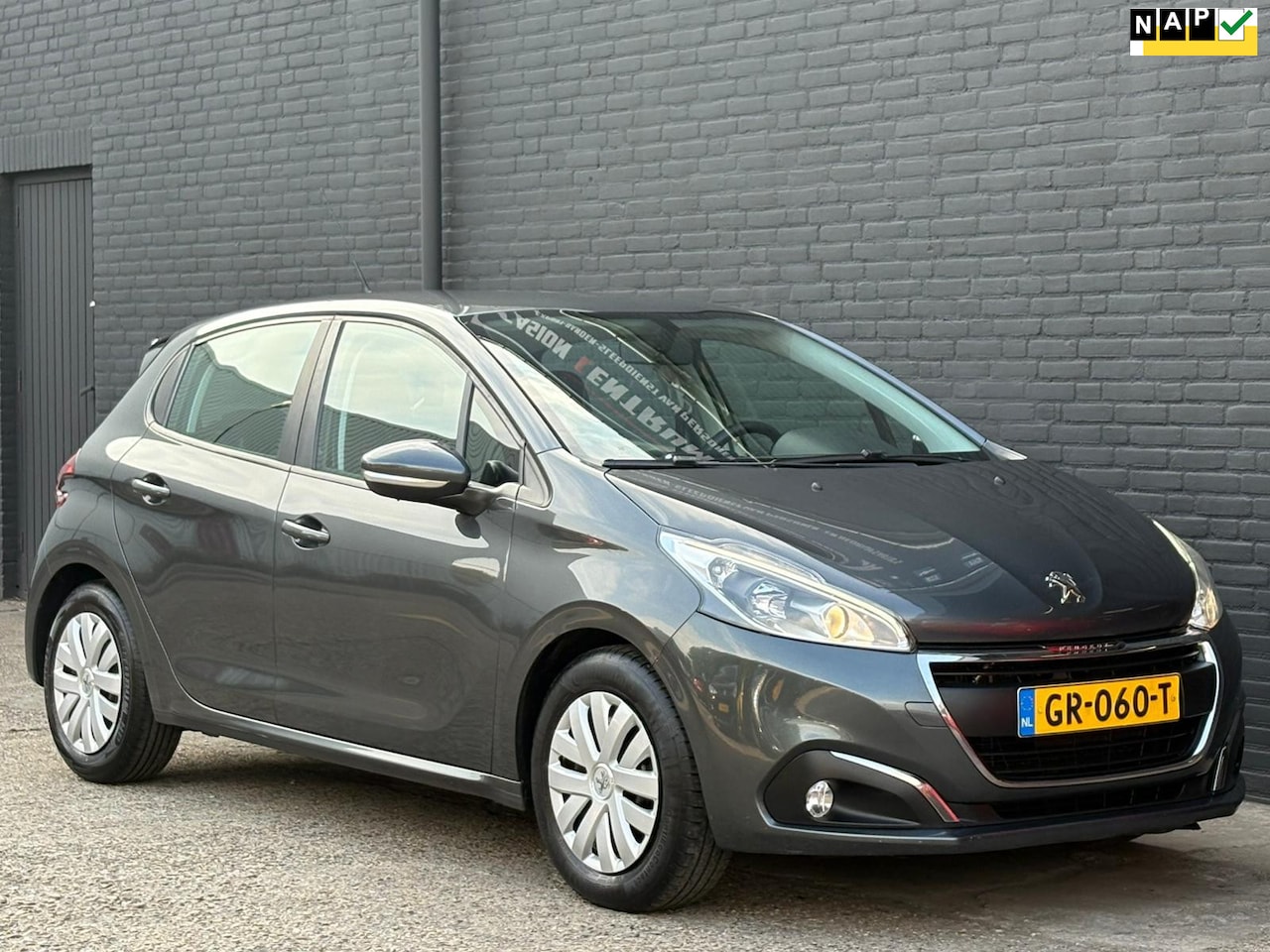Peugeot 208 - 1.6 BlueHDi Blue Lease | AIRCO | BLUETOOTH | NAVI | MULRI STUUR | NWE APK - AutoWereld.nl