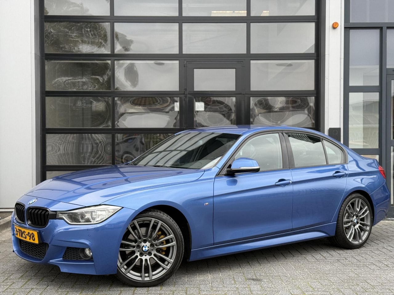 BMW 3-serie - 328i High Executive 245PK+ AUT / M-Sport / LED - AutoWereld.nl