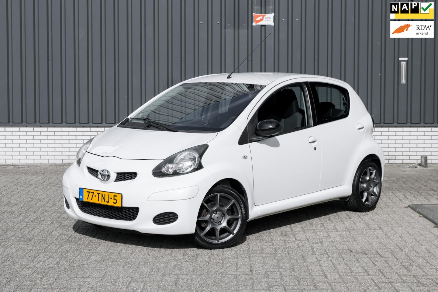Toyota Aygo - 1.0-12V Comfort Navigator*AIRCO*NAV*5-DRS - AutoWereld.nl