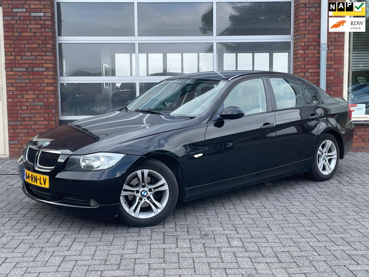 BMW 3-serie - 320i | LPG Omgebouwd | 2 Sets Velgen | Airco | Cruise Control | APK 17-07-2026 - AutoWereld.nl