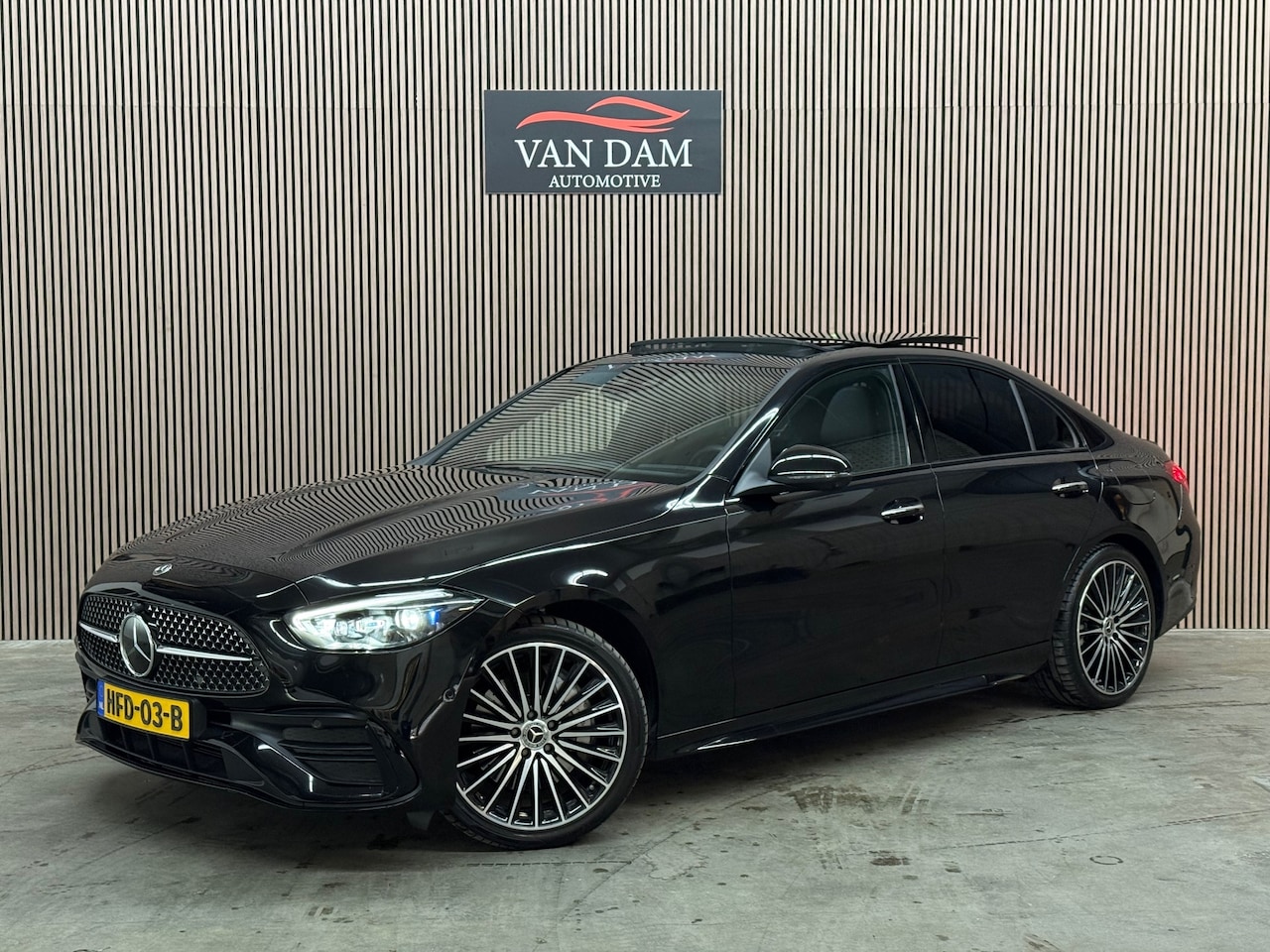 Mercedes-Benz C-klasse - 400 e 4MATIC AMG Line 2023 FULL OPTION - AutoWereld.nl