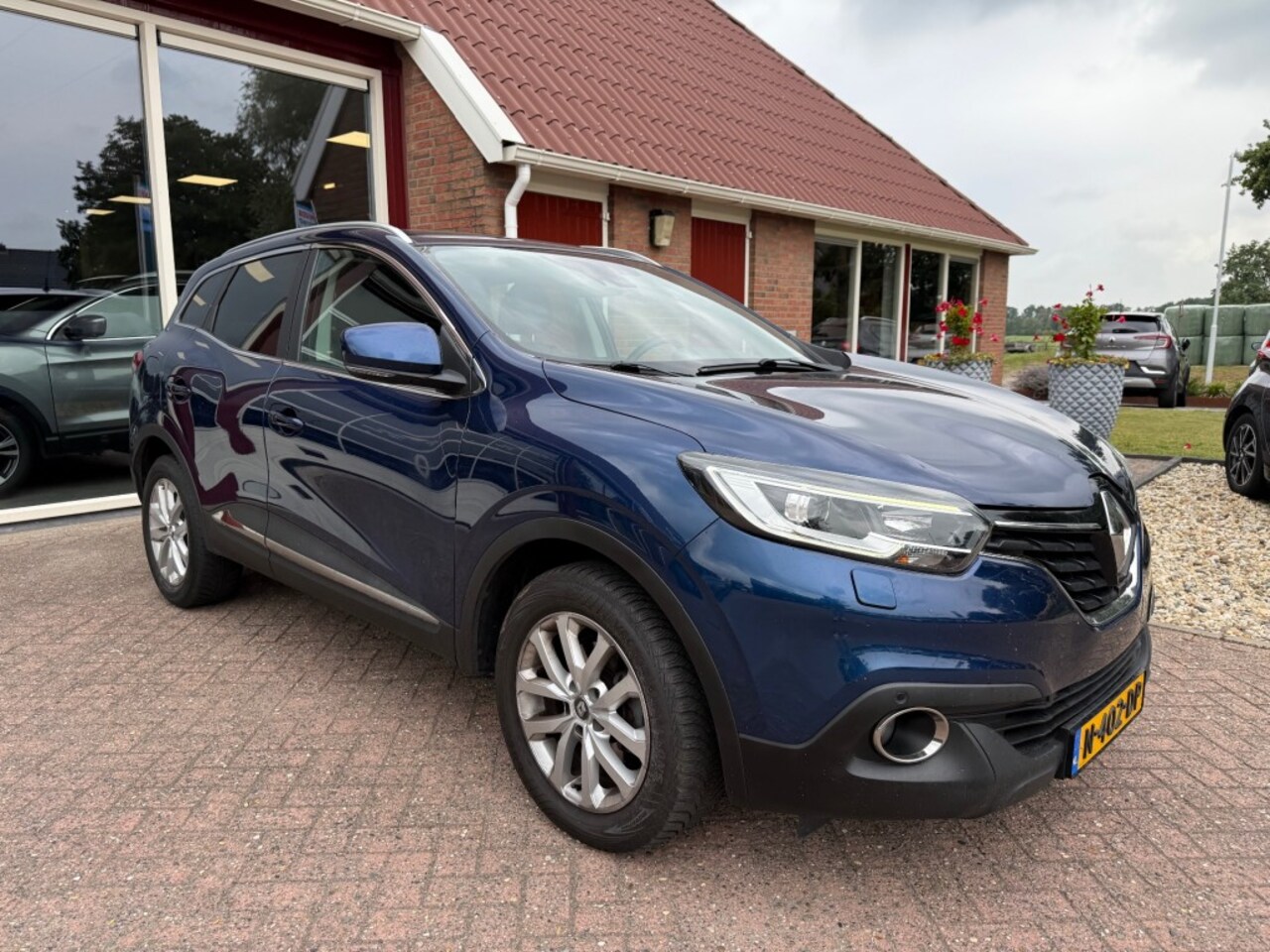 Renault Kadjar - 1.2 TCE LIMITED AUTOMAAT TREKHAAK/AIRCO/RADIO/CRUISE/ENZ. - AutoWereld.nl