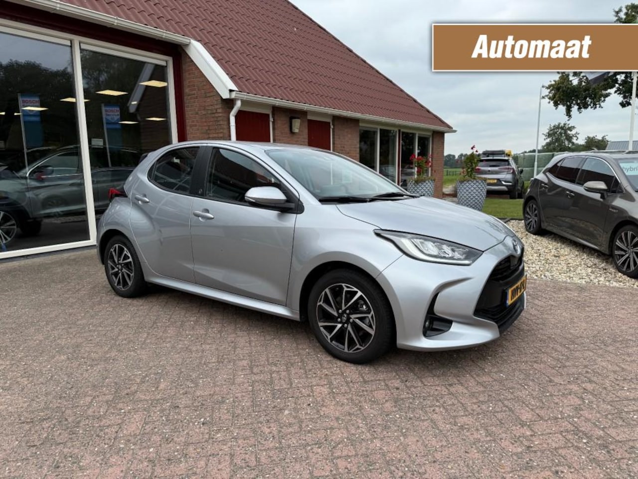 Toyota Yaris - 1.5 HYBRID TEAM HYBRID WINTER PACK/CAMERA/ACC/NAVIGATIE - AutoWereld.nl