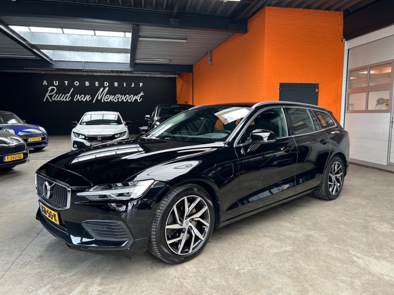 Volvo V60 - 2.0 T6 TE AWD Inscription / Leder / 360 Camera / Harman Kardon - AutoWereld.nl