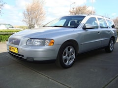 Volvo V70 - 2.5T MOMENTUM