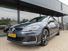 Volkswagen Golf - 1.4 TSI PHEV GTE Pano Trekhaak Adapt Cruise 2018