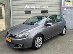 Volkswagen Golf - 1.4 TSI Highline AC / Cruise controle / NAVI / Alcantara / NAP / Camera