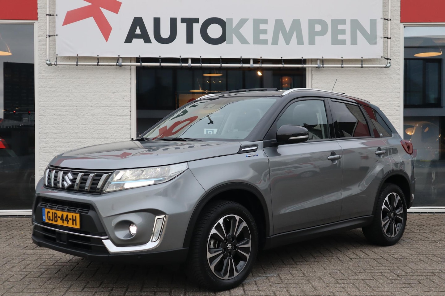 Suzuki Vitara - 1.5 HYBRID STYLE PANORAMADAK|APPLE CARPLAY|CAMERA|PARKASSIST - AutoWereld.nl